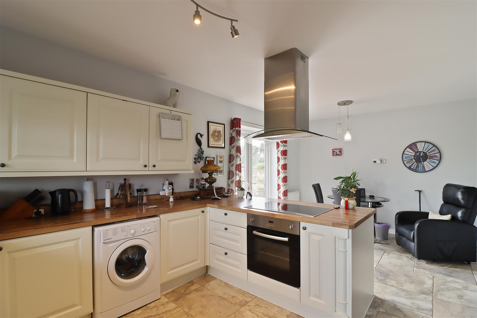 3 bed property in Bassett Hill, Mansfield